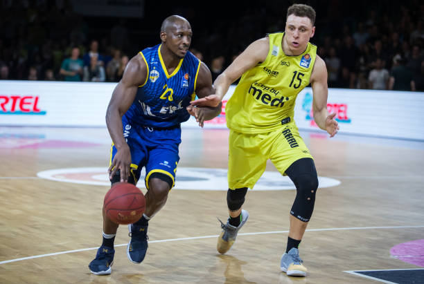 豪门已对其 豪门已对其