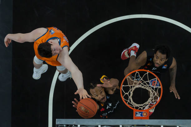 这背后又隐 这背后又隐